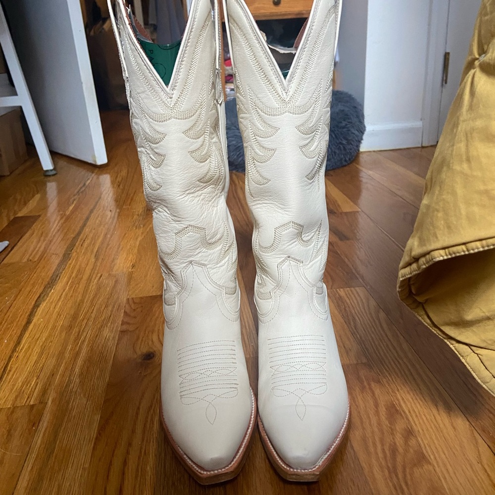 Tecovas The Annie Cowboy Boots in Cream/White